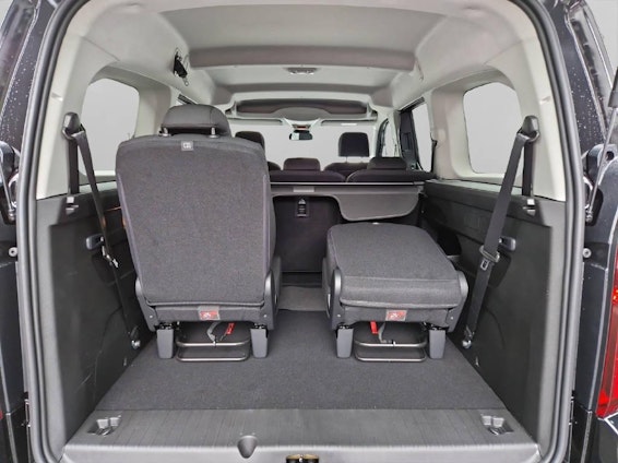 Vehicle image 8 Vehicle image 8