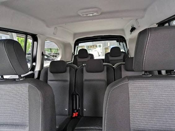 Vehicle image 11 Vehicle image 11