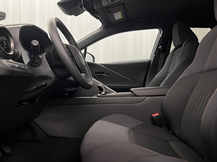 Vehicle image TOYOTA C-HR