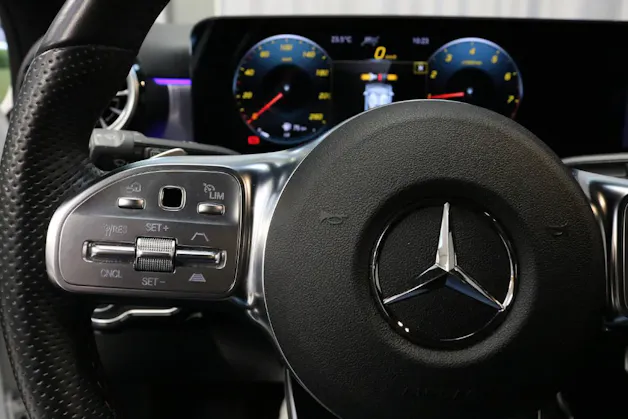 Mercedes-Benz A 180 AMG Line