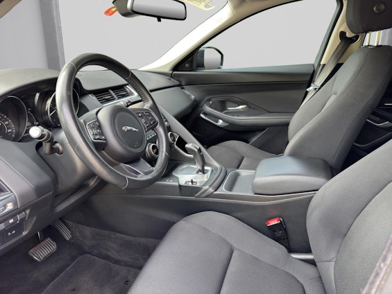 Vehicle image 6 Vehicle image 6