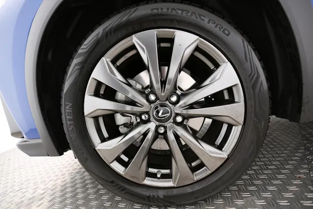 Lexus UX 250h F-Line