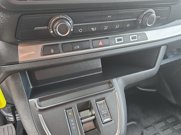 Vehicle image OPEL VIVARO