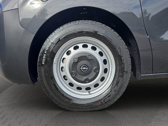 Vehicle image 6 Vehicle image 6