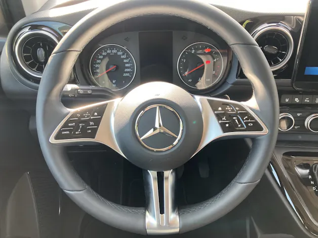 Mercedes-Benz T-Klasse 180 d Style S Automat