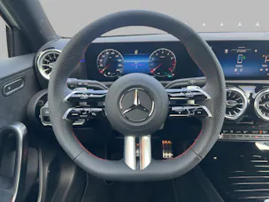 Mercedes-Benz A 180 7G-DCT