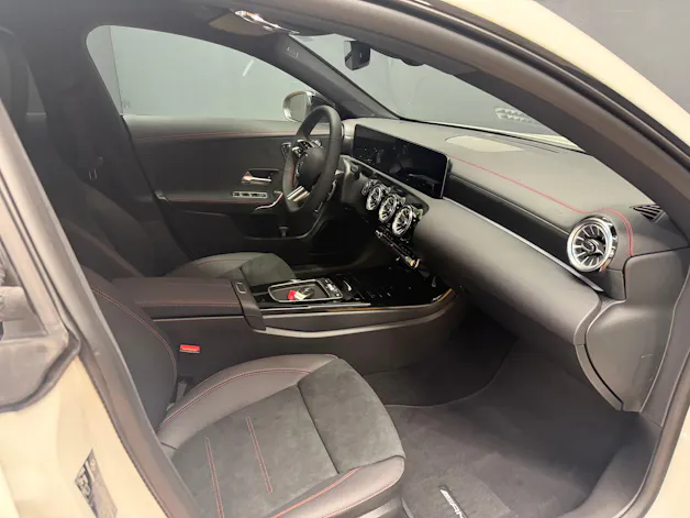Mercedes-Benz CLA 250 4M - SB - AMG / DISTRONIC / Rückfahrkamera / Memory / Multibeam LED