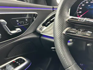 MERCEDES-BENZ E 300 de 4Matic AMG Line 9G-Tronic