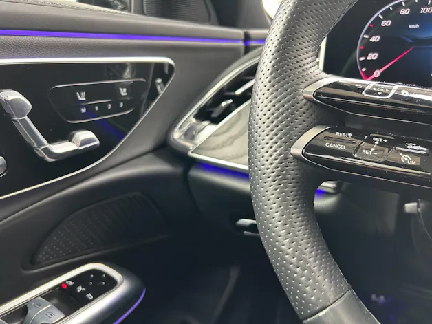 MERCEDES-BENZ E 300 de 4Matic AMG Line 9G-Tronic