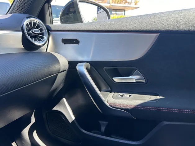 Mercedes-Benz A 180 7G-DCT