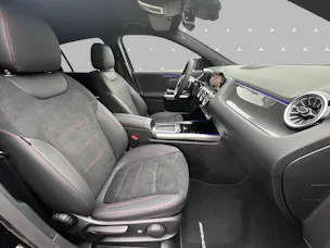 Mercedes-Benz GLA 180 7G-DCT