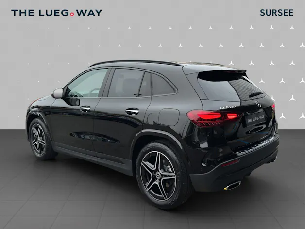 Mercedes-Benz GLA 180 7G-DCT