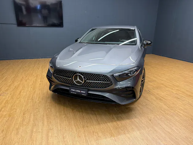 Mercedes-Benz A 250 4M - AMG / DISTRONIC / 360 Grad Kamera / Memory / MSI+