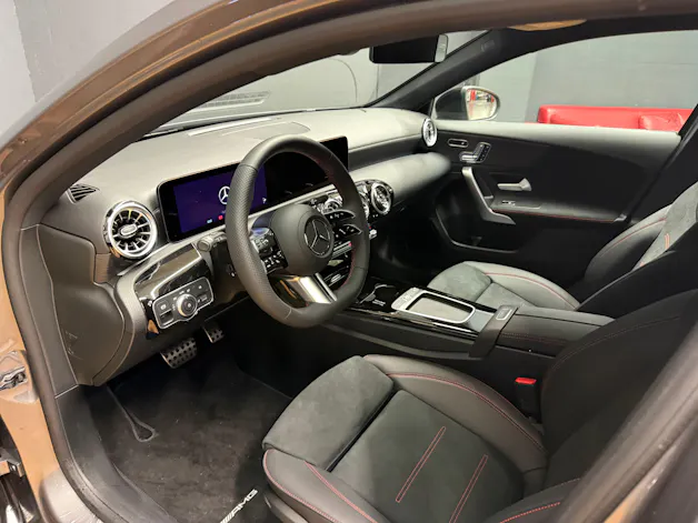 Mercedes-Benz A 250 4M - AMG / DISTRONIC / 360 Grad Kamera / Memory / MSI+