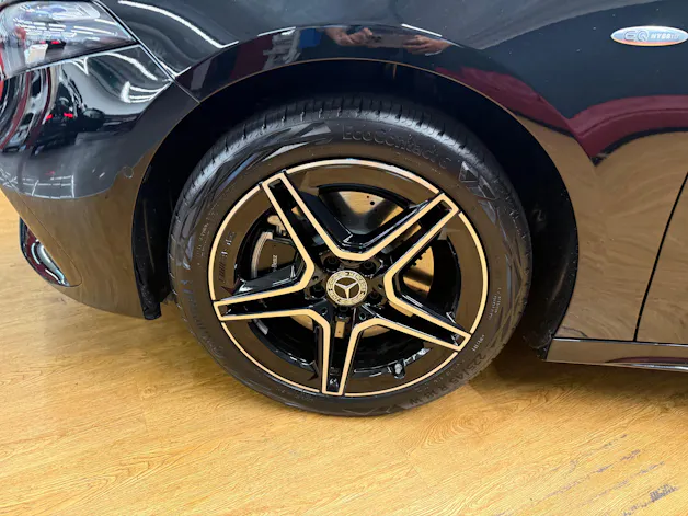 Mercedes-Benz A 250 e EQ Star / DISTRONIC / 360 Grad Kamera / Multibeam LED / Spiegel-Paket