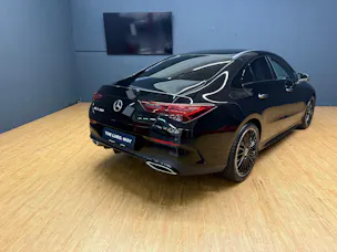 Mercedes-Benz CLA 200 - AMG / DISTRONIC / 360 Grad Kamera / AHK / Spiegel-Paket