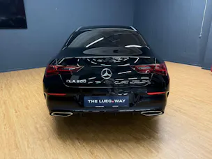 Mercedes-Benz CLA 200 - AMG / DISTRONIC / 360 Grad Kamera / AHK / Spiegel-Paket