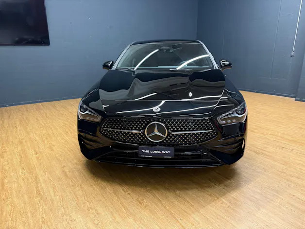 Mercedes-Benz CLA 200 - AMG / DISTRONIC / 360 Grad Kamera / AHK / Spiegel-Paket