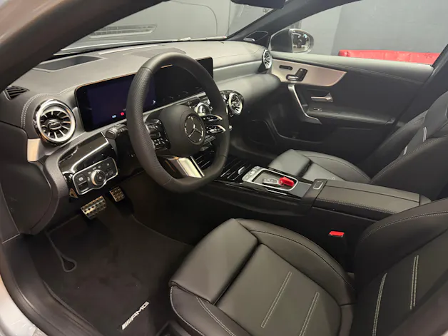 Mercedes-Benz A 220 4M - AMG / DISTRONIC / 360 Grad Kamera / Leder-Paket / Winter-Paket / Night-Paket