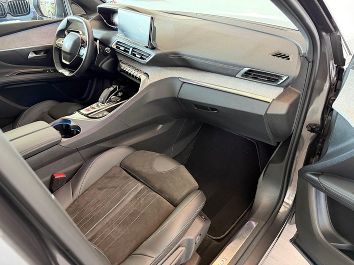 Vehicle image PEUGEOT 3008