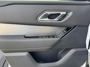 Vehicle image LAND ROVER Range Rover Velar 3.0 I6 R-Dynamic SE