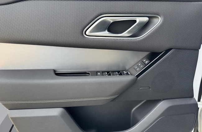 Vehicle image 9 Vehicle image 9