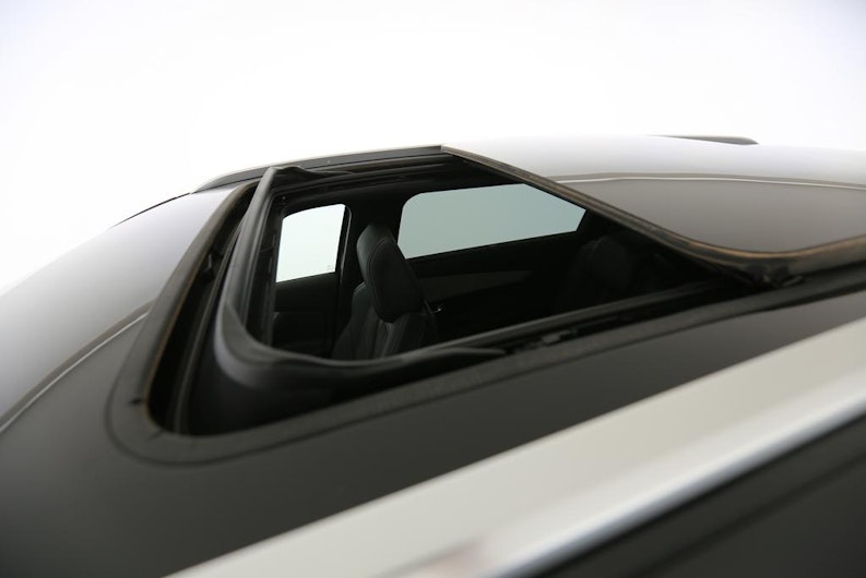 Vehicle image PEUGEOT 5008