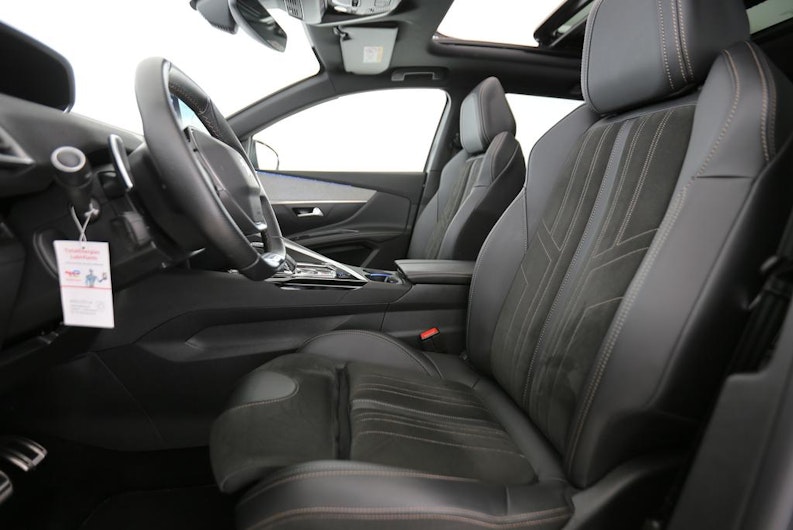 Vehicle image PEUGEOT 5008