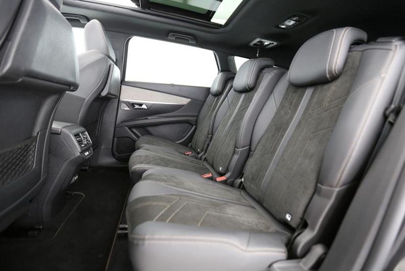 Vehicle image PEUGEOT 5008