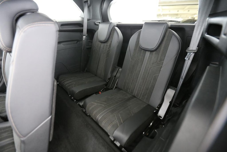 Vehicle image PEUGEOT 5008