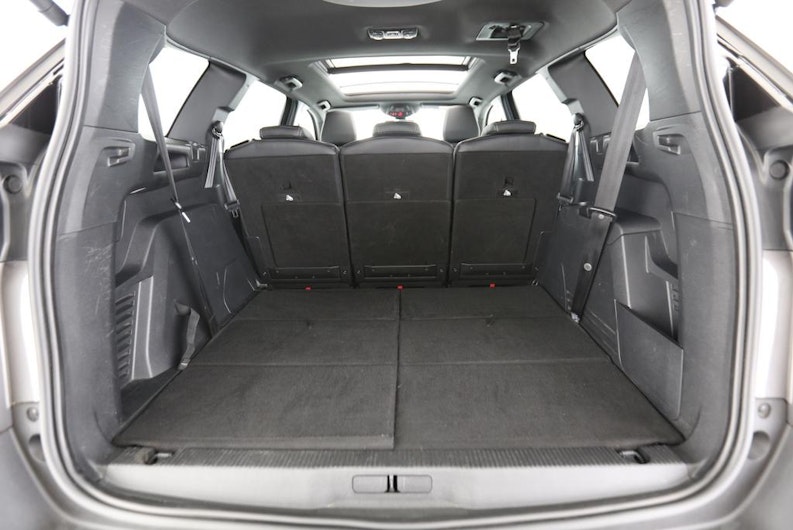 Vehicle image PEUGEOT 5008