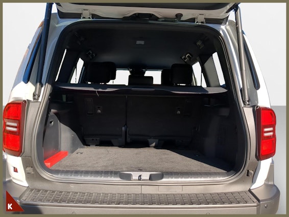 Vehicle image 19 Vehicle image 19