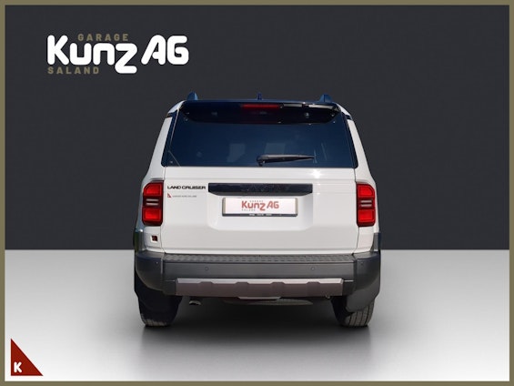 Vehicle image 4 Vehicle image 4