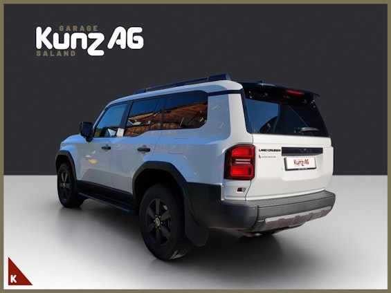 Vehicle image 3 Vehicle image 3