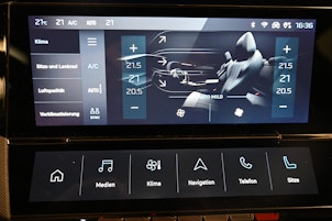 Vehicle image PEUGEOT 408 1.6 PHEV 180 GT