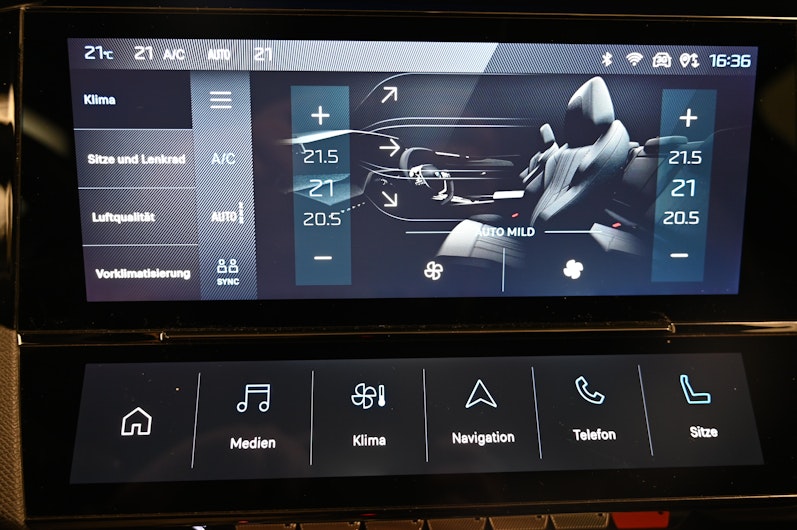 Vehicle image PEUGEOT 408