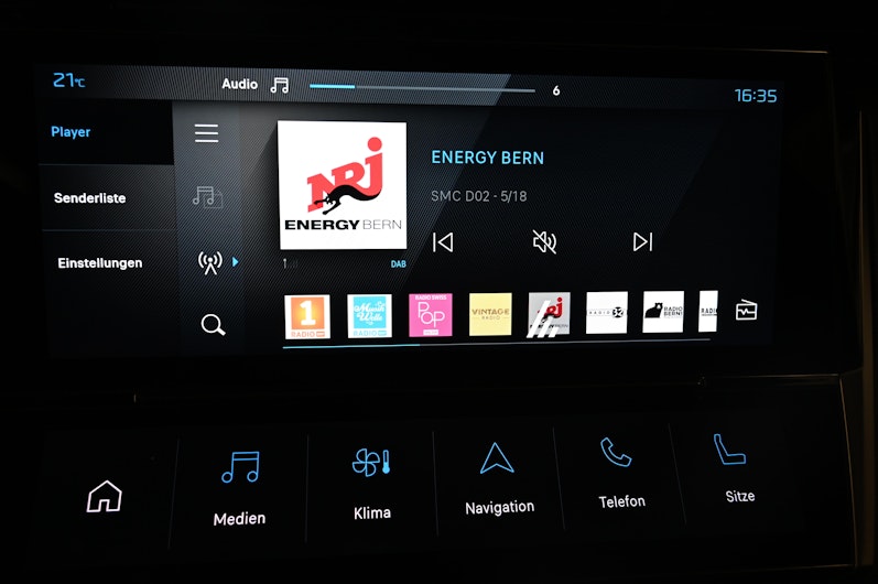 Vehicle image PEUGEOT 408