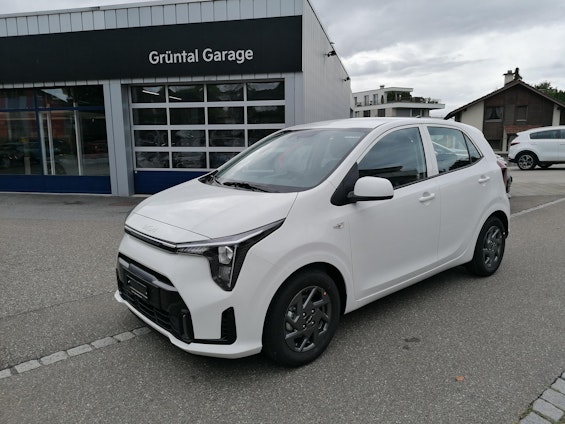 First vehicle image
