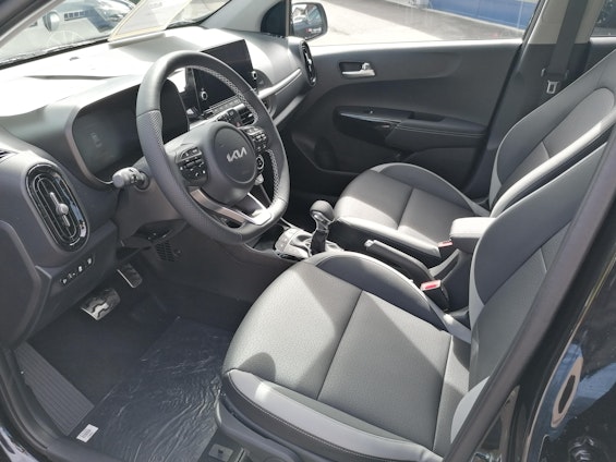 Vehicle image 6 Vehicle image 6