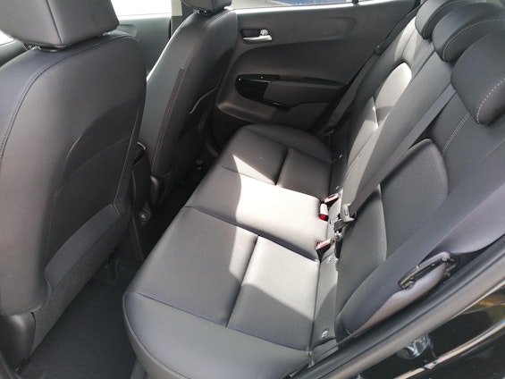 Vehicle image 9 Vehicle image 9