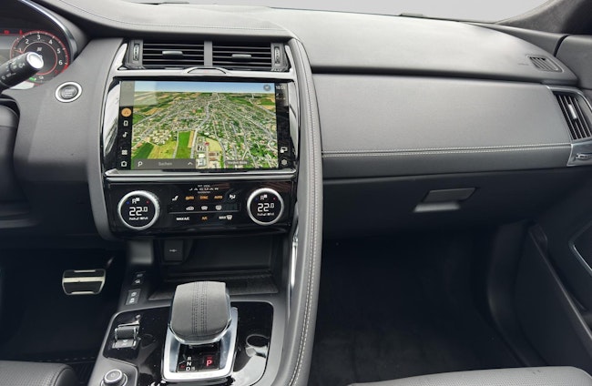 Vehicle image 17 Vehicle image 17