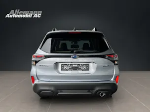 Subaru Forester Station 2.0i e-Boxer Swiss Plus