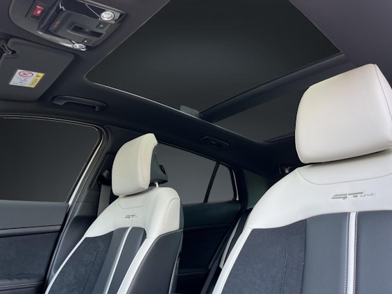 Vehicle image 15 Vehicle image 15