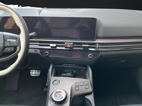 Vehicle image 12 Vehicle image 12