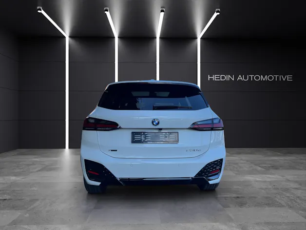 BMW 230e xDrive paddles Active Tourer