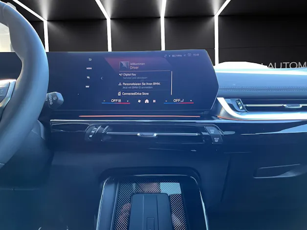 BMW 230e xDrive paddles Active Tourer