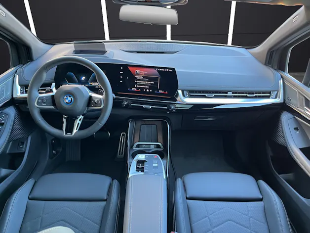 BMW 230e xDrive paddles Active Tourer