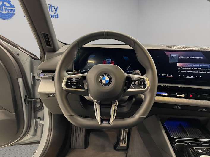 Vehicle image BMW 5 SERIES