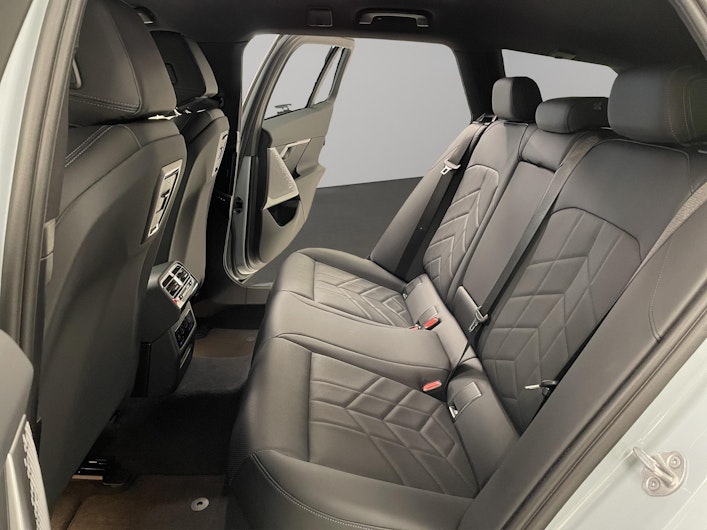 Vehicle image BMW 5 SERIES