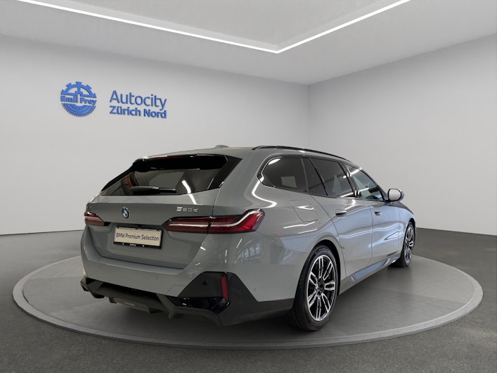 Vehicle image BMW 5 SERIES